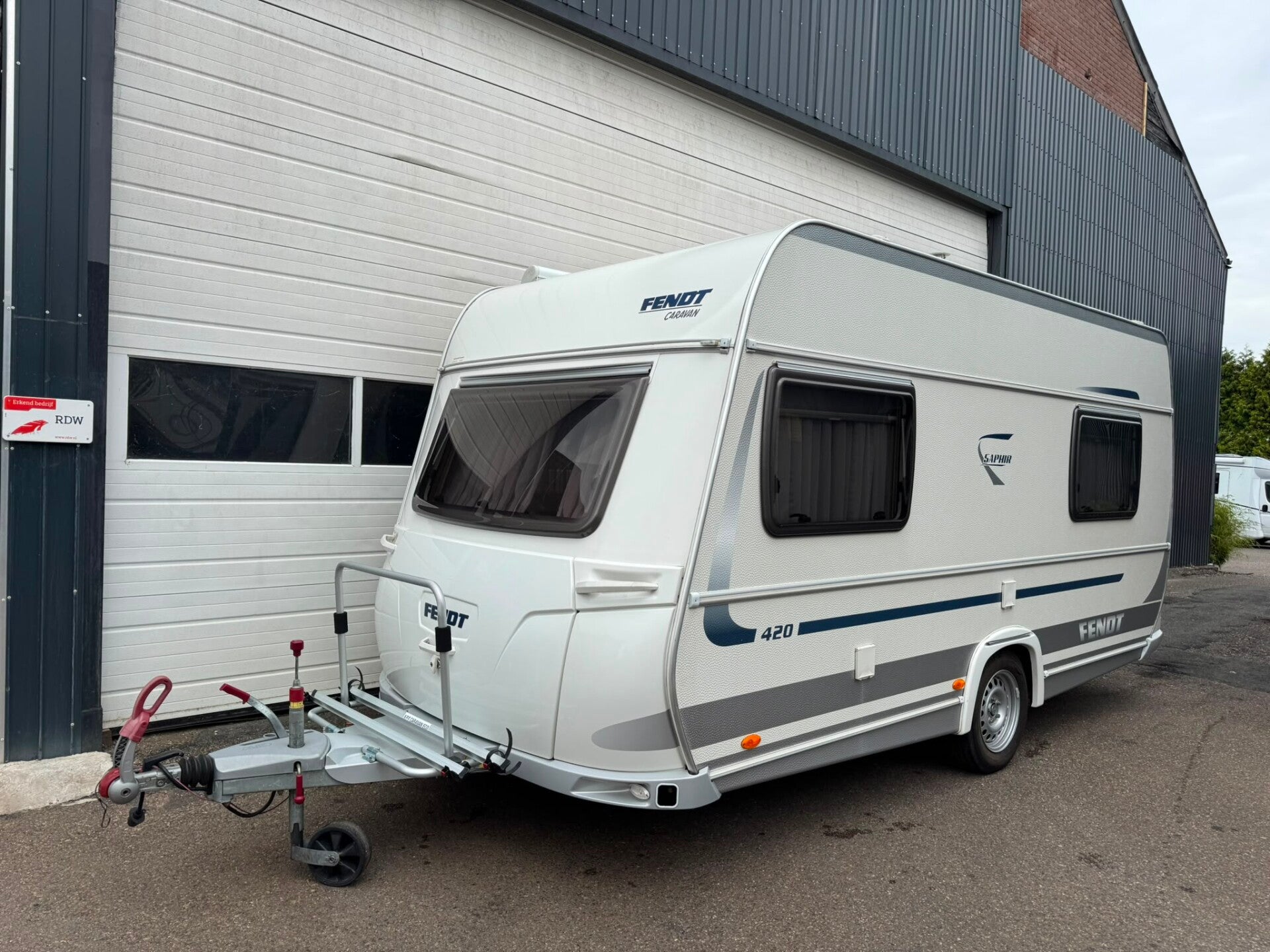 Fendt Saphir 420 QF Caravan + Mover + Voortent + Luifel