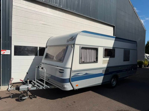 Fendt Saphir 490 Caravan + mover + voortent + stapelbed