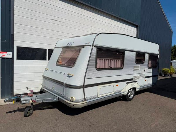 LMC Ambassador 470 RD Caravan + mover + voortent