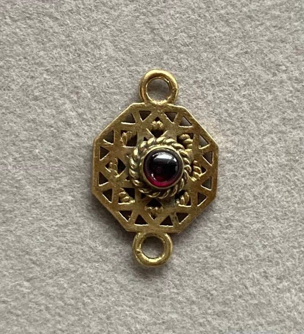 Connecteur Laiton doré avec pierre