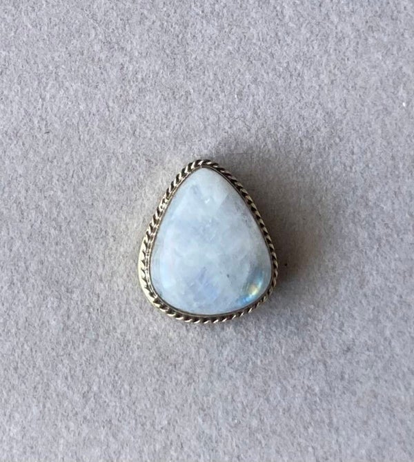 Pierre de lune sertie laiton doré