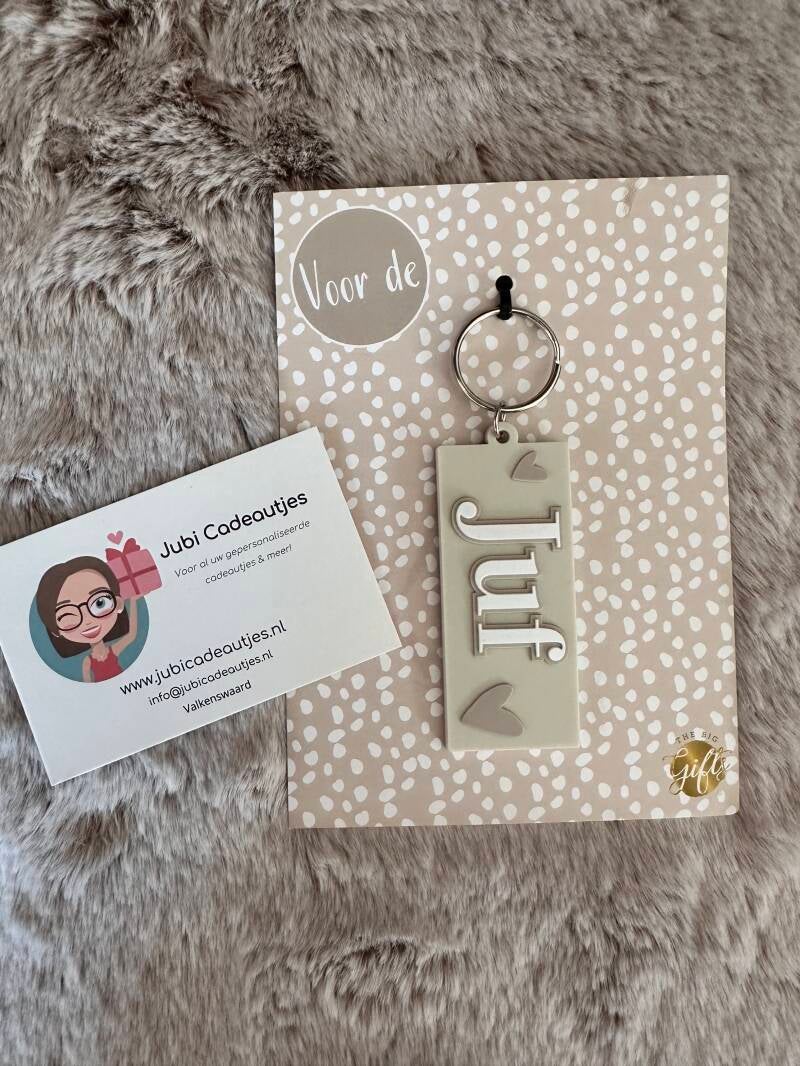 Wij van Jubi Cadeautjes hebben een ruim assortiment aan Juffen en Meester bedankjes! Zo hebben wij gepersonaliseerde juffendag bedankjes, maar ook unieke en blijvende bedankjes! Kijk voor onze betaalbaar assortiment op www.jubicadeautjes.nl