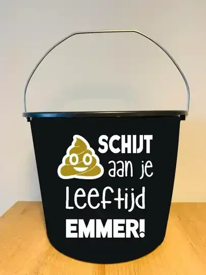 Schijt aan je leeftijd emmer - Hoe leuk is deze verjaardagsemmer met tekst? Super leuk voor iemand die wat moeite heeft met zijn / haar verjaardag! Vul de emmer met leuke wc rollen & je hebt een leuk en uniek cadeau! Toch op zoek naar een andere emmer? 