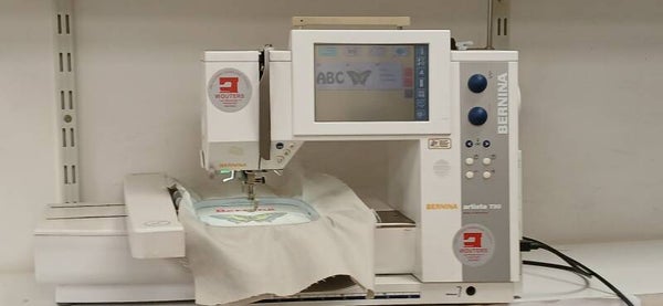 BERNINA Artista 730 Naai en Borduurmachine  Demo- machine