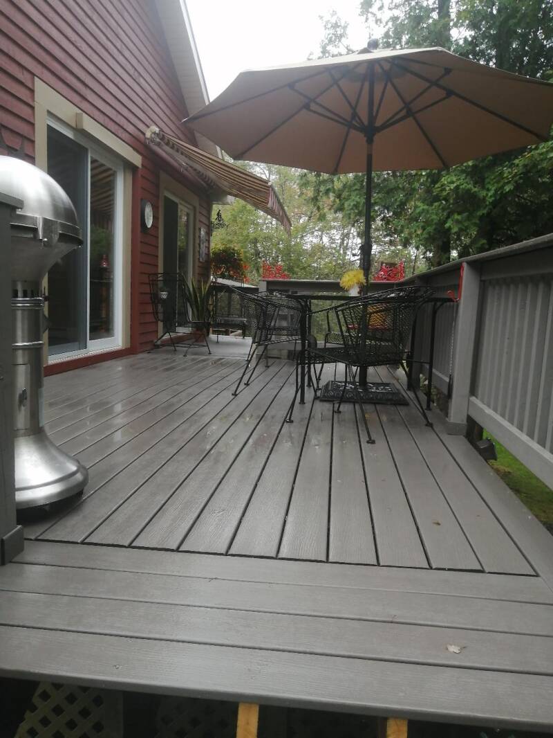 upper-summer-deck-standard-0zgtfh.jpg