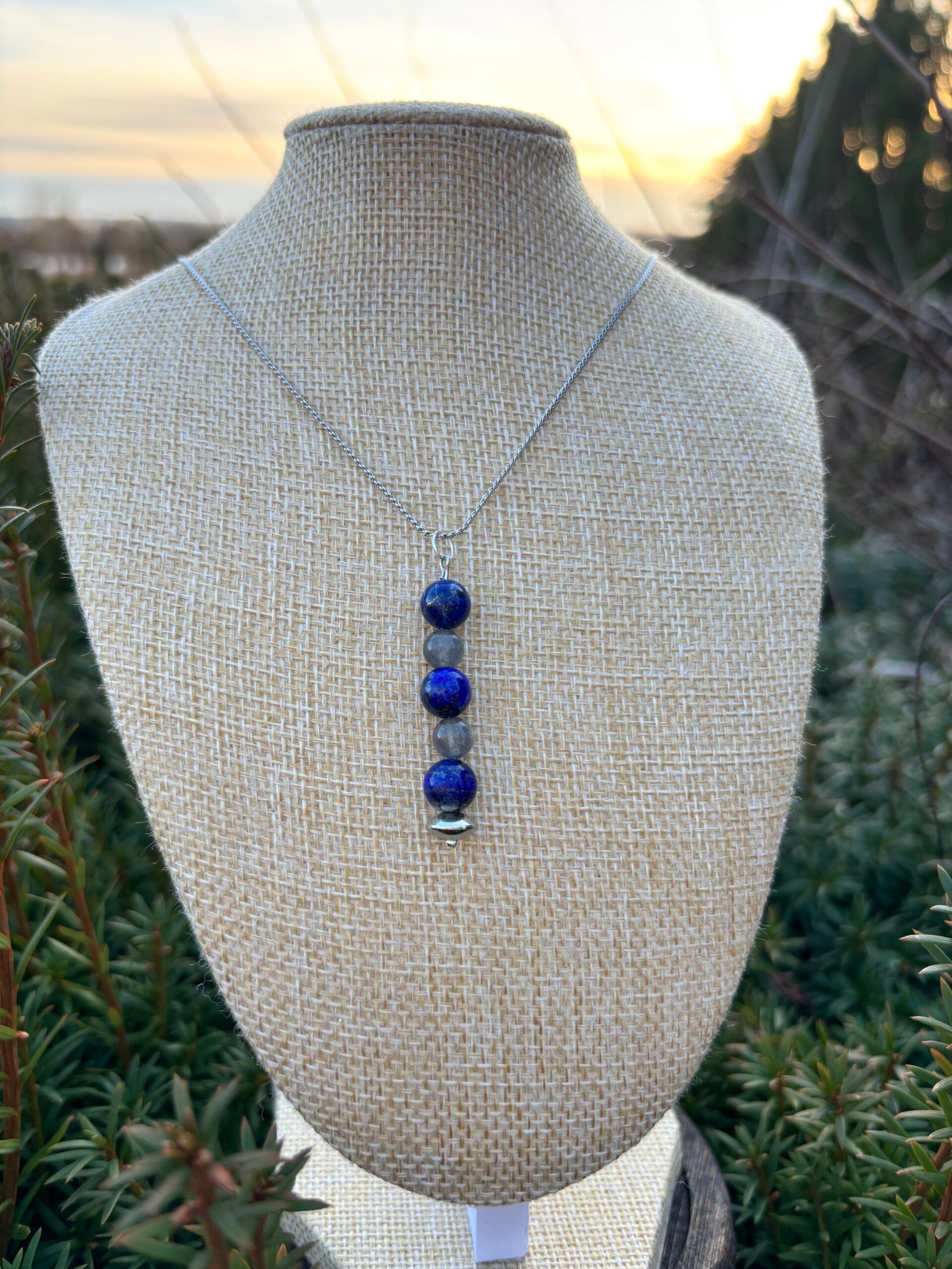 Lapis Lazuli A+ (8mm) et Labradorite extra A (6mm) et chaîne en argent 925