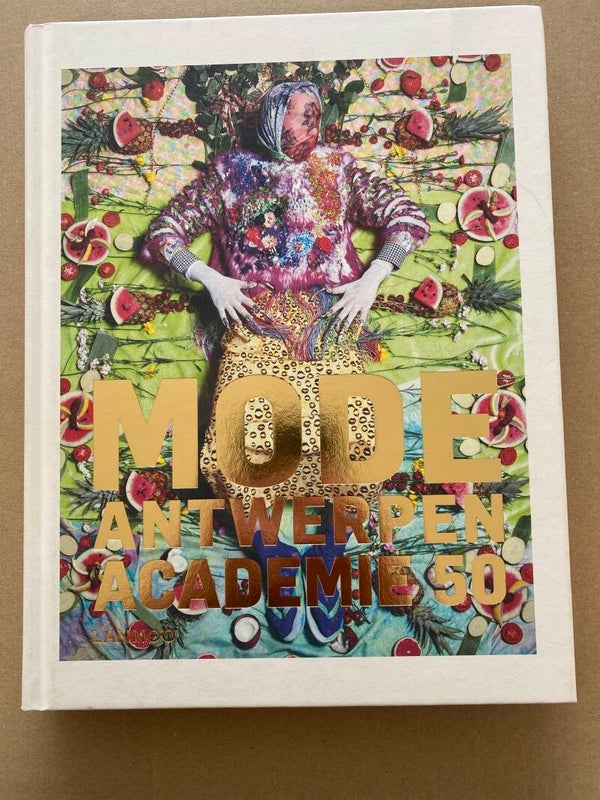 Mode - Antwerpen Academie - tussen Avant-Garde en traditie