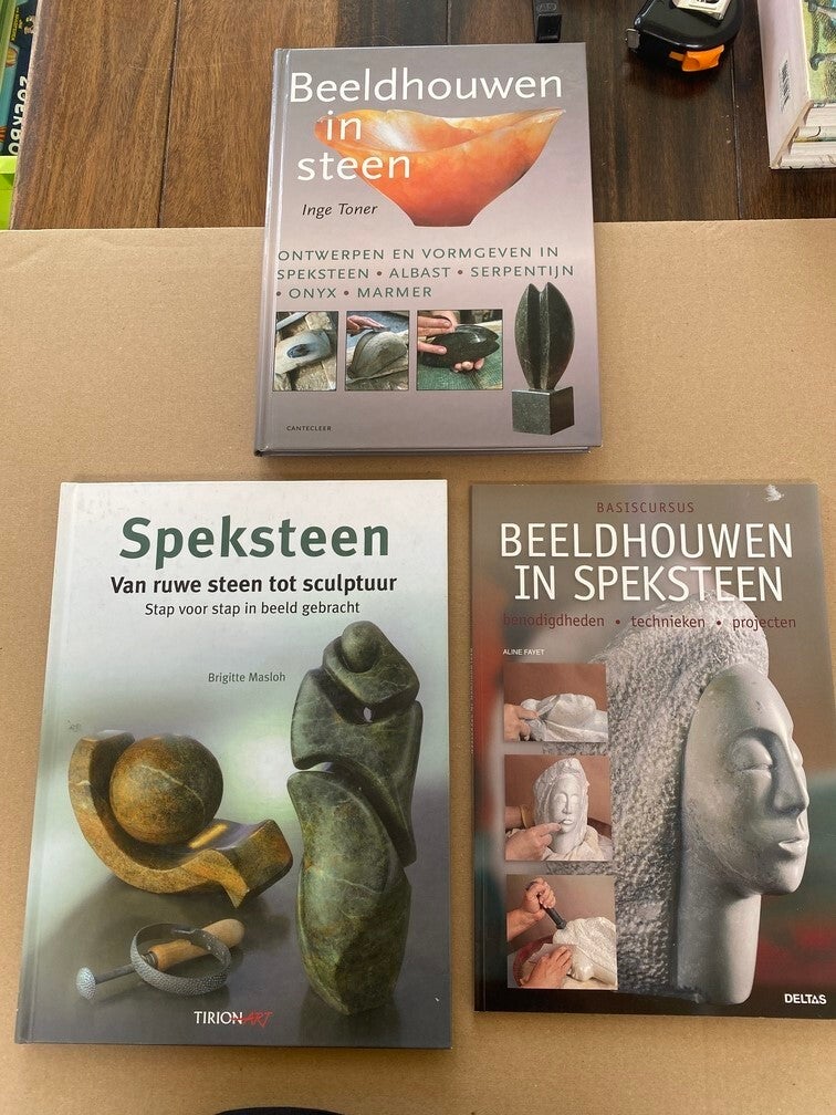 3 Handboeken - Beeldhouwen in Steen en Speksteen - NIEUW