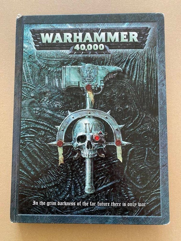 4e editie Warhammer 40,000 kernregelboek uit 2004 - 274 blz.