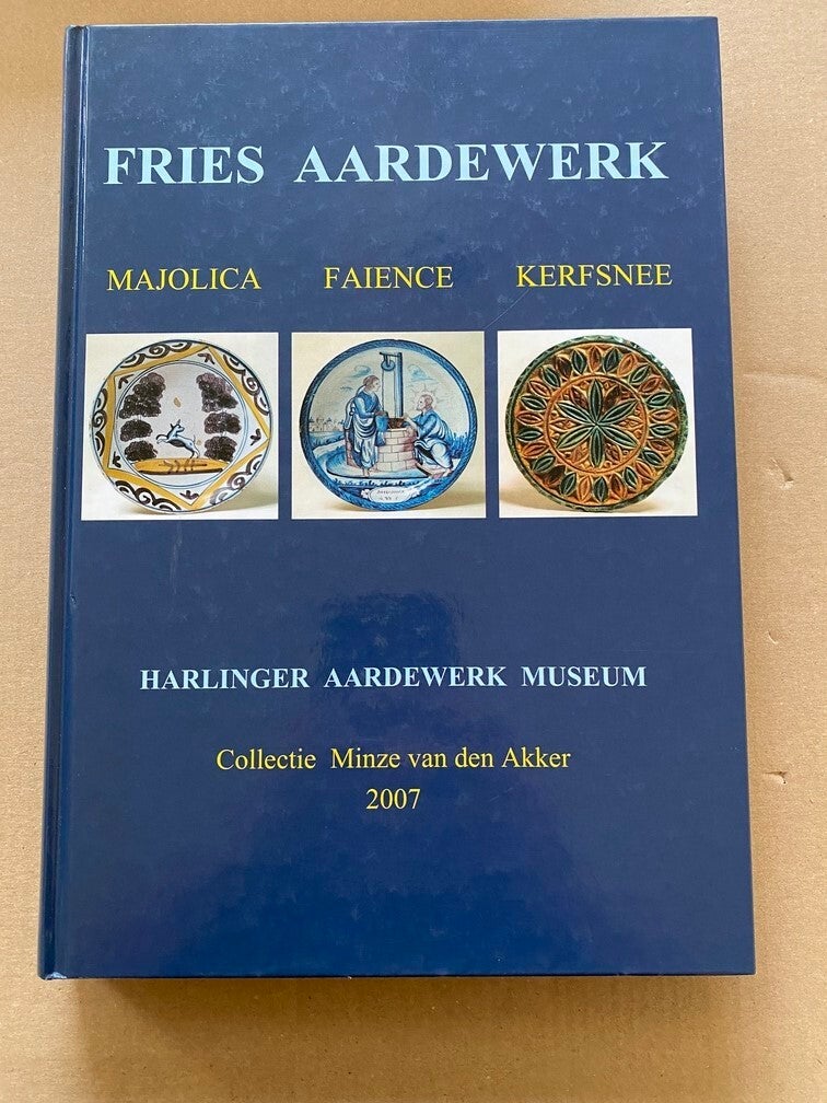 Standaardwerk - Fries Aardewerk - 416 blz. met merktekens