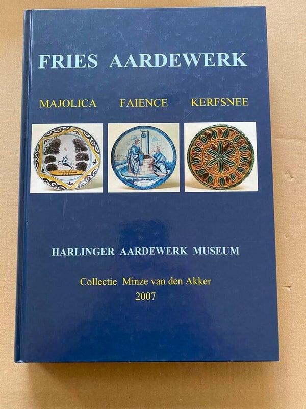 Standaardwerk - Fries Aardewerk - 416 blz. met merktekens