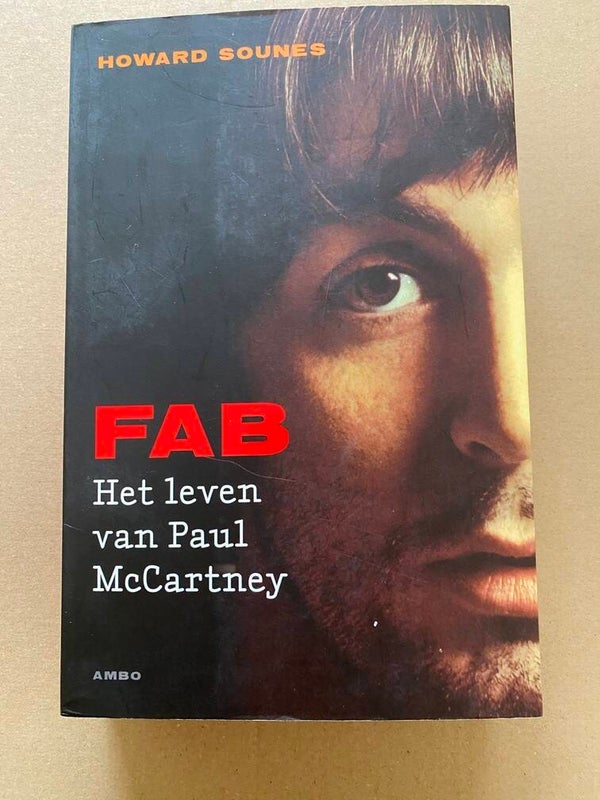 FAB - Het Leven van Paul McCartney - in absolute nieuwstaat