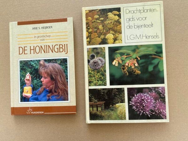 2 Boeken Bijen, Bijenteelt en Drachtplanten - vrij zeldzaam