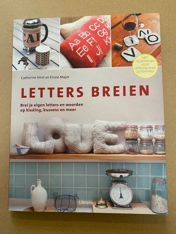 Decoratief Letters Breien op Kleding, Kussens en meer - NIEUW
