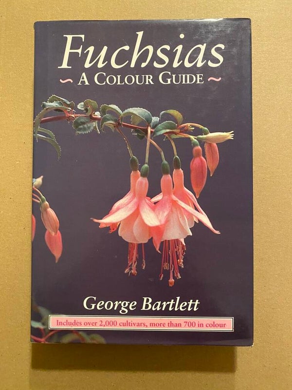 Fuchsias - 2000 soorten waarvan 700 met kleurenfoto - ENGELS