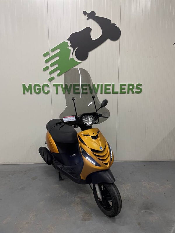 Piaggio Zip Snor (25 km/p)