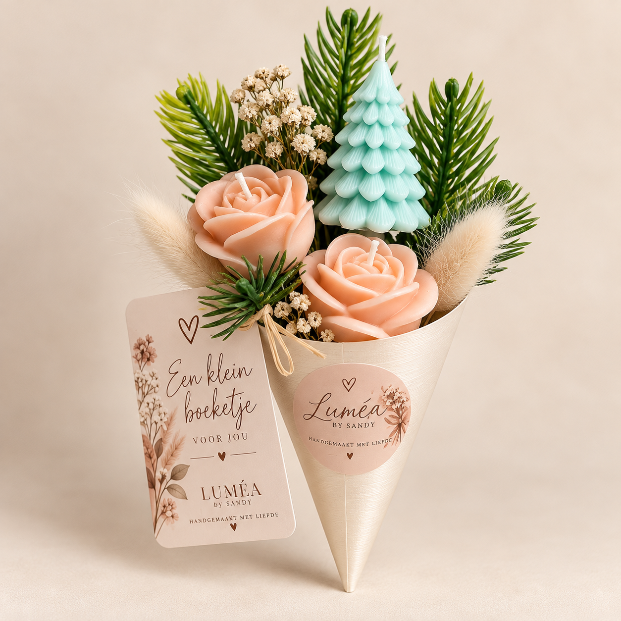Winterboeket rozen & kerstboom | Luméa by Sandy