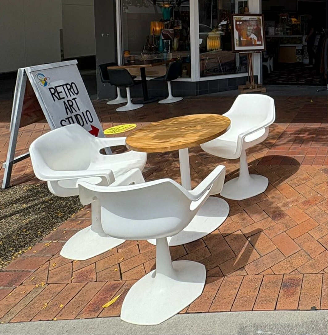 Retro round table and 3 chair set