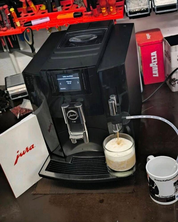 Generalüberholter Jura E8 Kaffeevollautomat