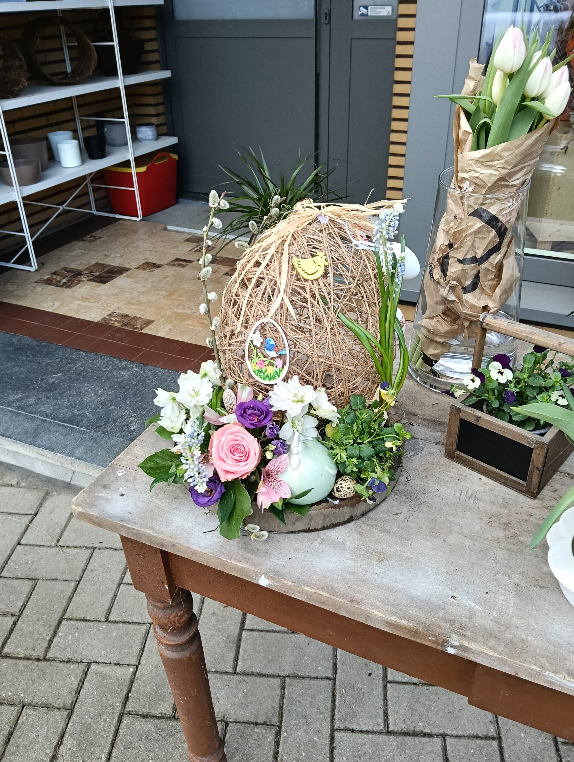 Paas decoratie verse bloemen
