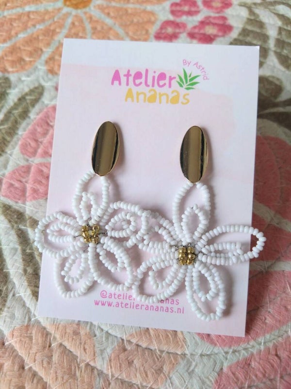 Witte bloem hanger