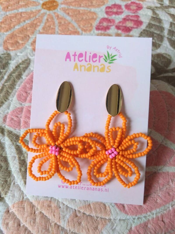 Oranje bloem hanger