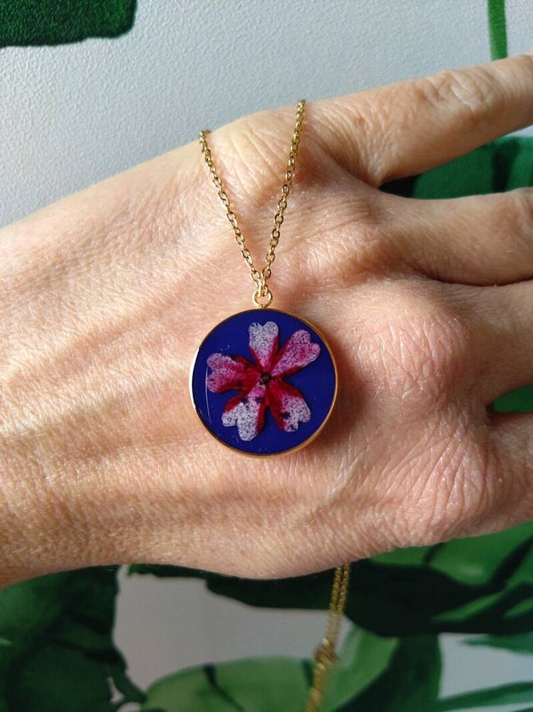 Ketting gedroogde bloem roze