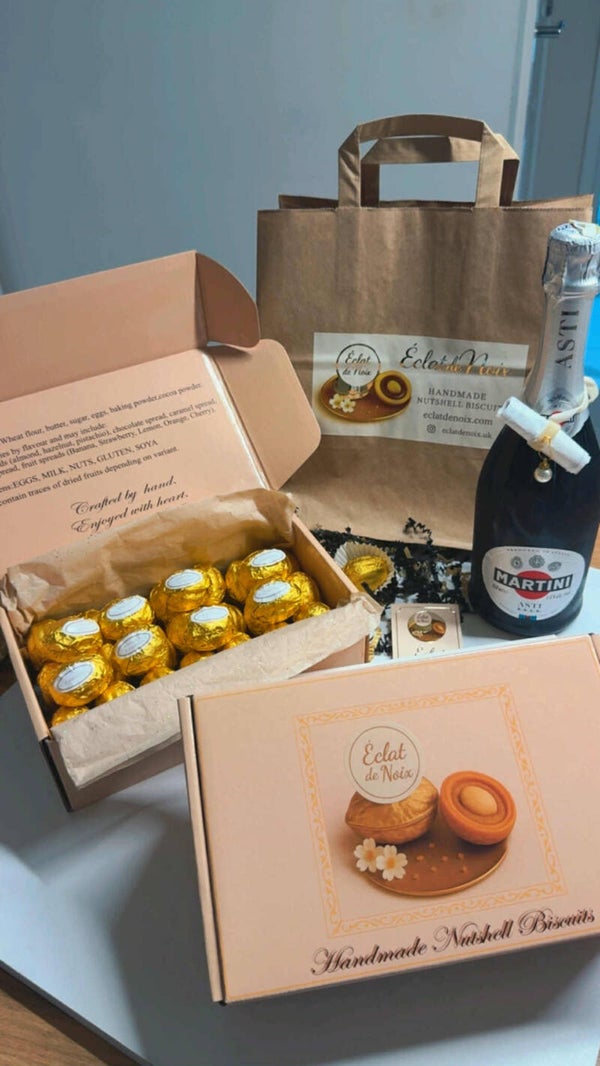 Signature box 32 pieces