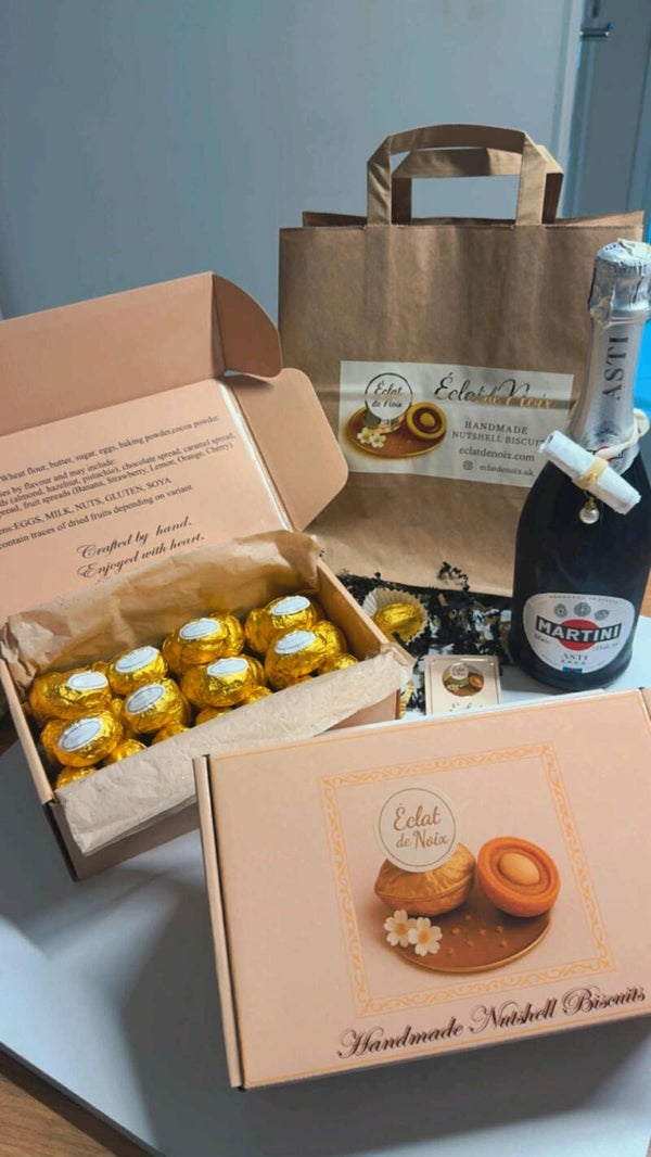 Signature box 21 pieces