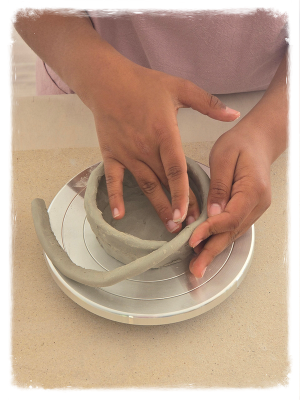 🍂 Makkaratekniikka – savesta oma uniikki keramiikkatyö  13.10. | klo 16.30–20.30 | 75€ | FI • SV • ENG  🍂 Coil Building – Create Your Own Unique Ceramic Piece  13 October | 16:30–20:30 | €75 | FI • SV • ENG