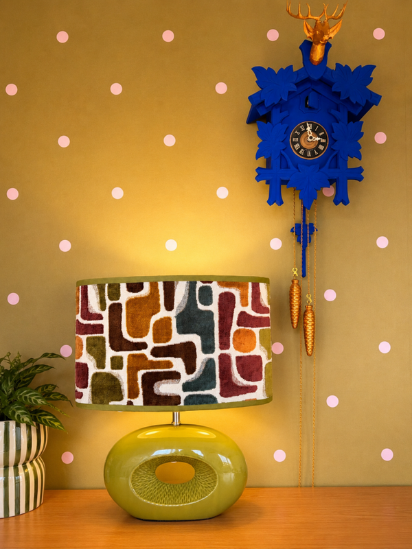 Tafellamp met handgemaakte fluwelen lampenkap – pistache & retro print