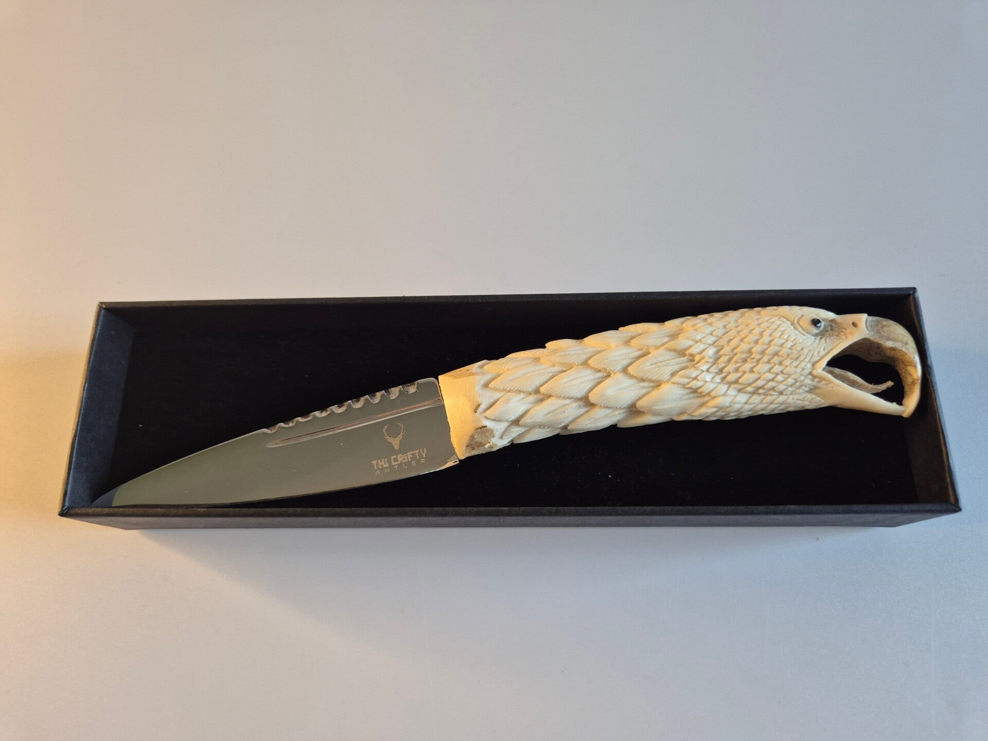 Sgian Dubh with Hand Carved Eagle Head