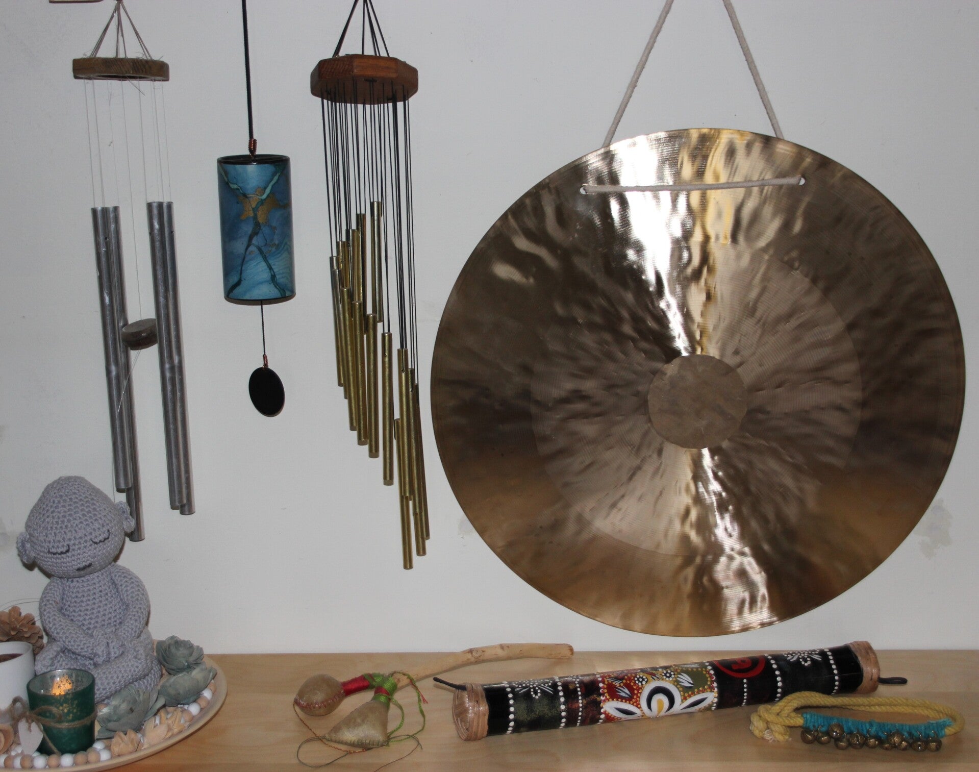 gong en andere instrumenten die gebruikt worden na de yoganidra