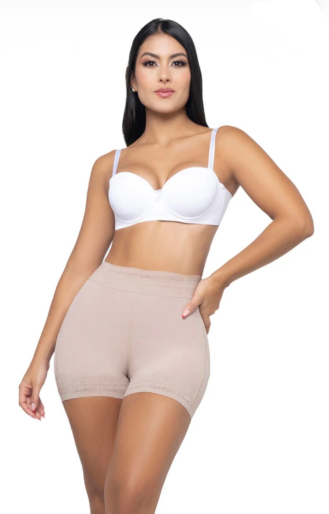 Remonte fesses extra court en dentelle