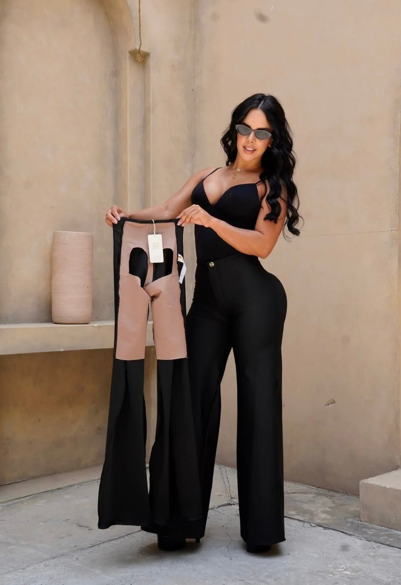 Pantalon gainant remonte fesses