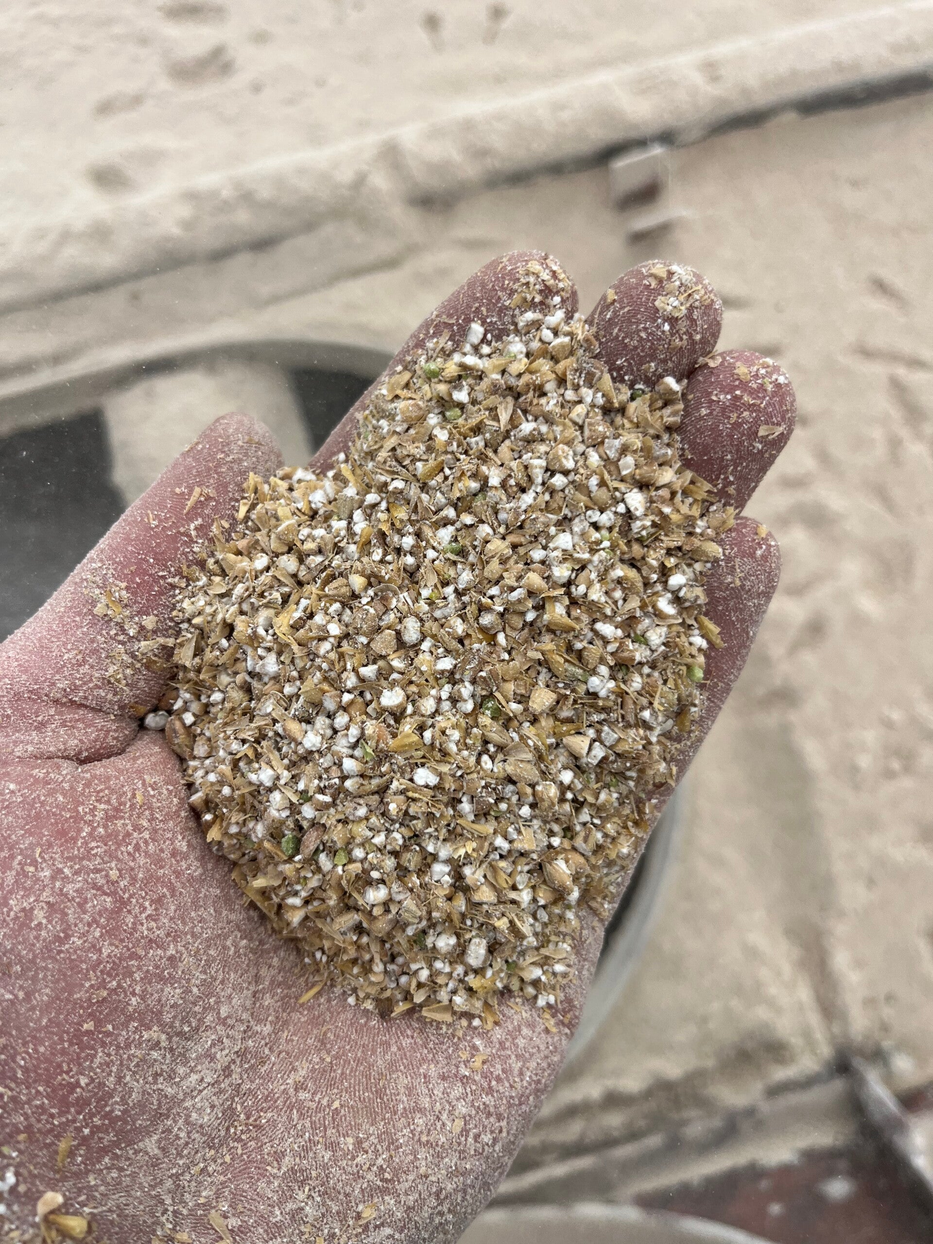 Crushed Barley/Wheat mix 25kg