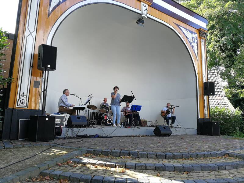 20190908ComboNosta.jpg
