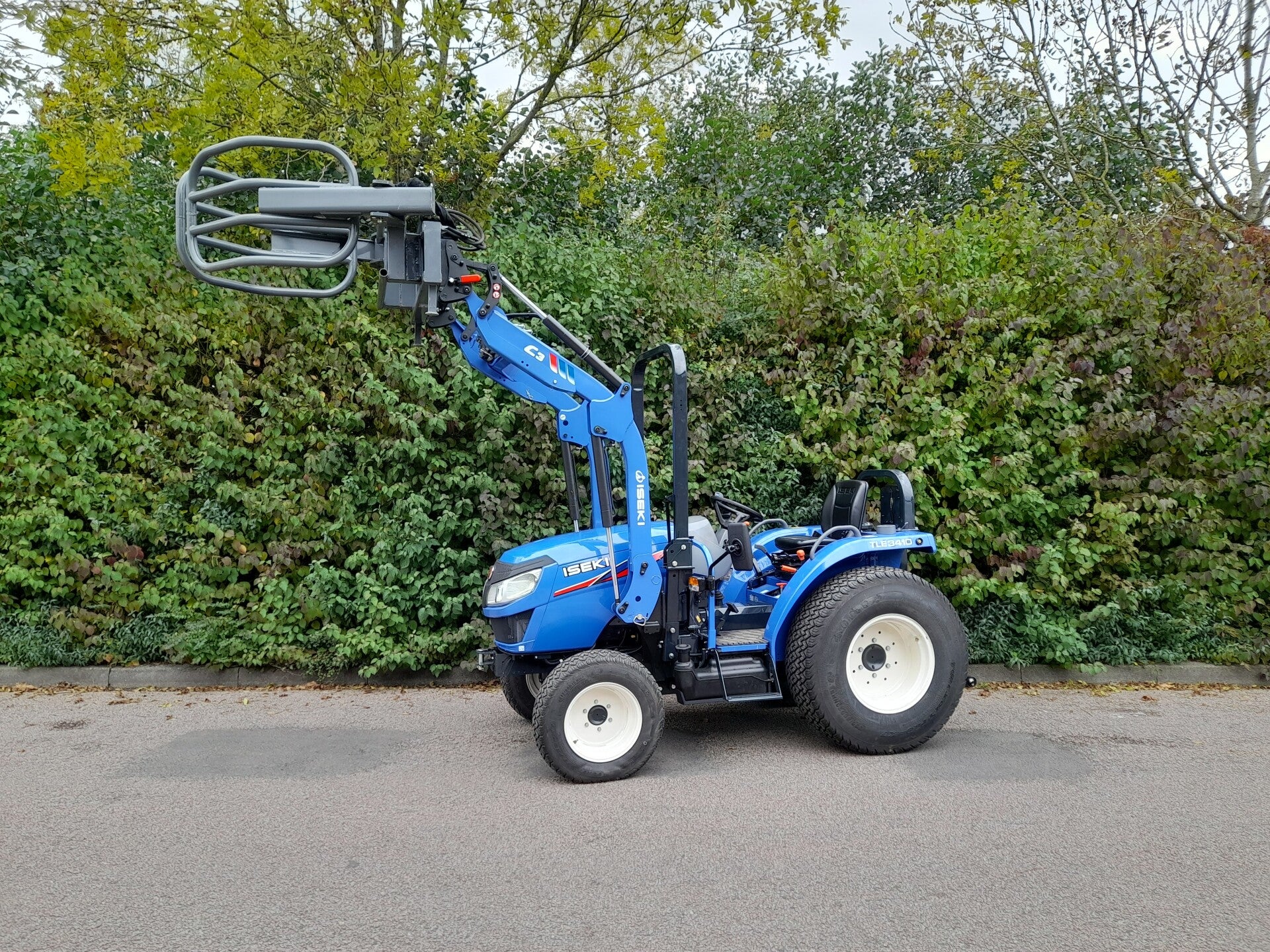 Iseki TLE 3410 Mechanisch 40 PK met voorlader 3e functie 700 kg tilvermogen