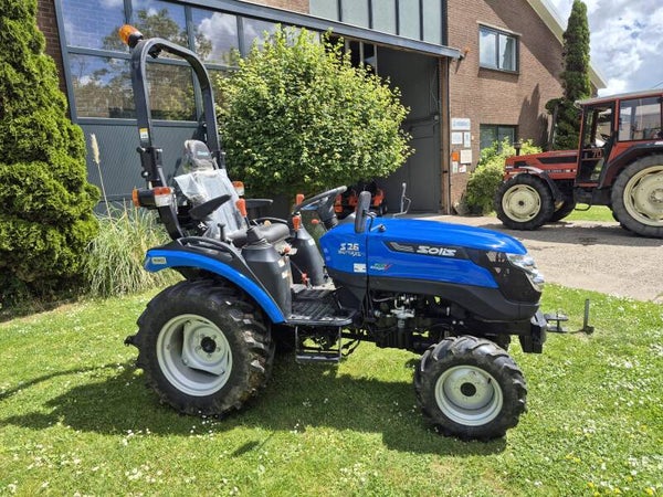 Solis 26 shuttle 9+9 demo trekker 335 uur op brede landbouwband