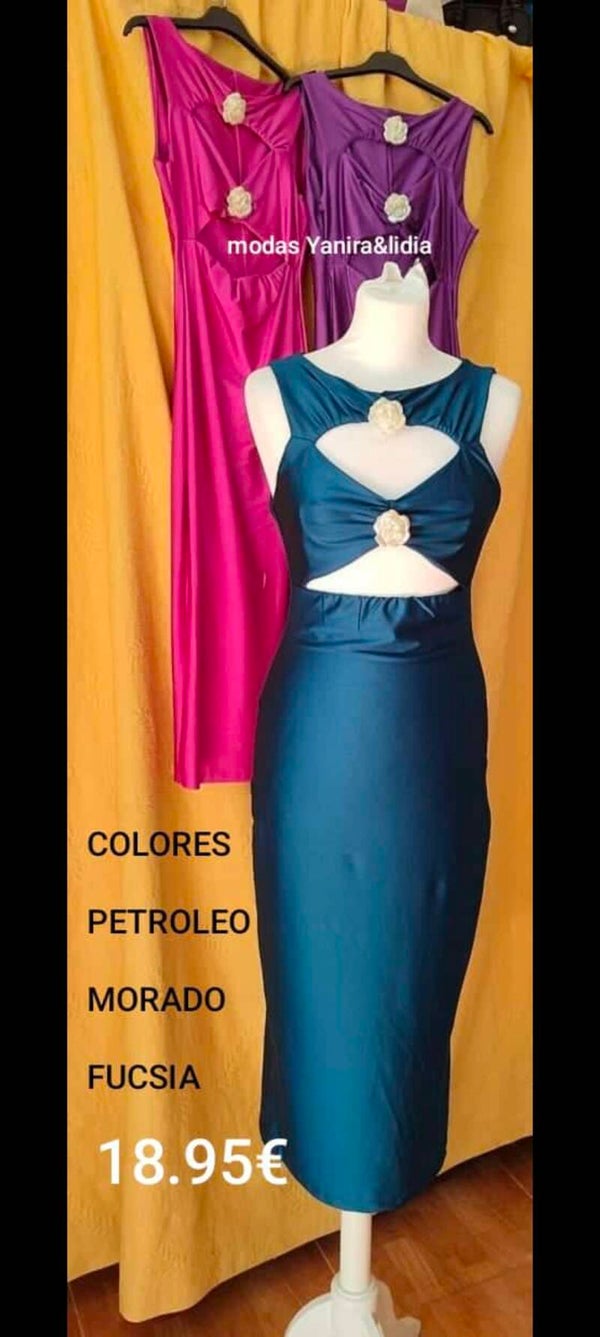 Vestido con escote flor