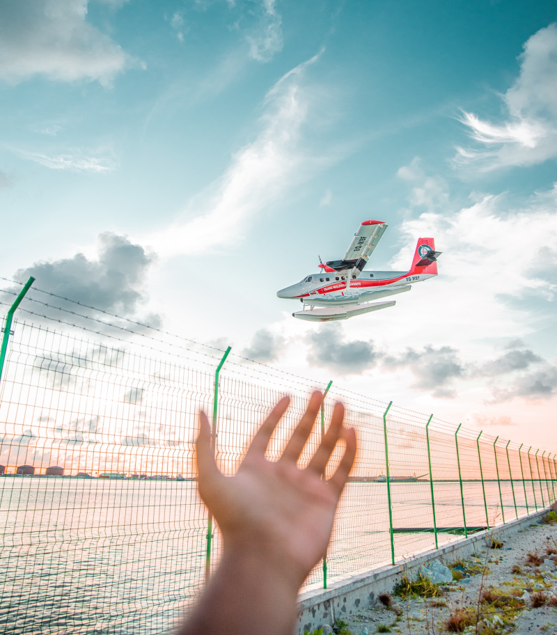 Vakantie-Vlucht, een Coronkel, een kort verhaal uit de reeks korte verhalen in Corona-tijd, mijn Coronkels.