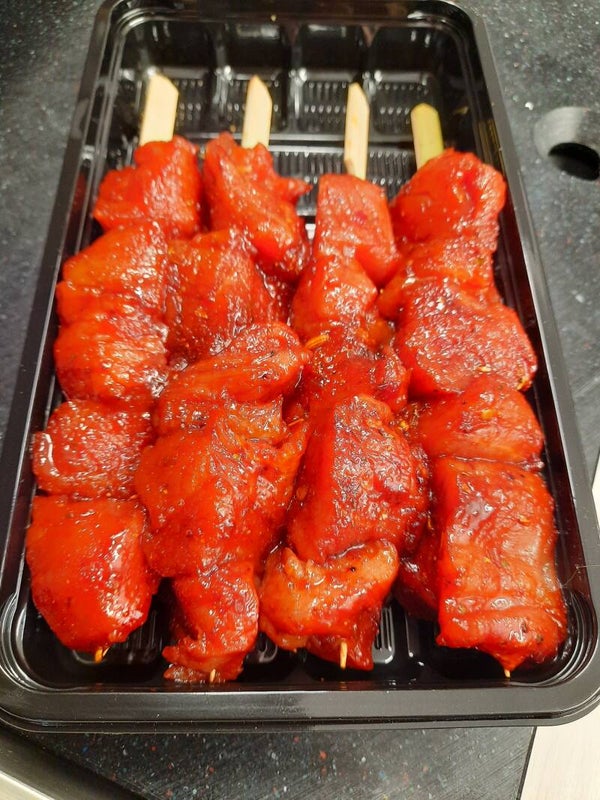 2 X 100 GRAM VARKENS HAAS SATE SPIES XL. super voor grill & bbq.