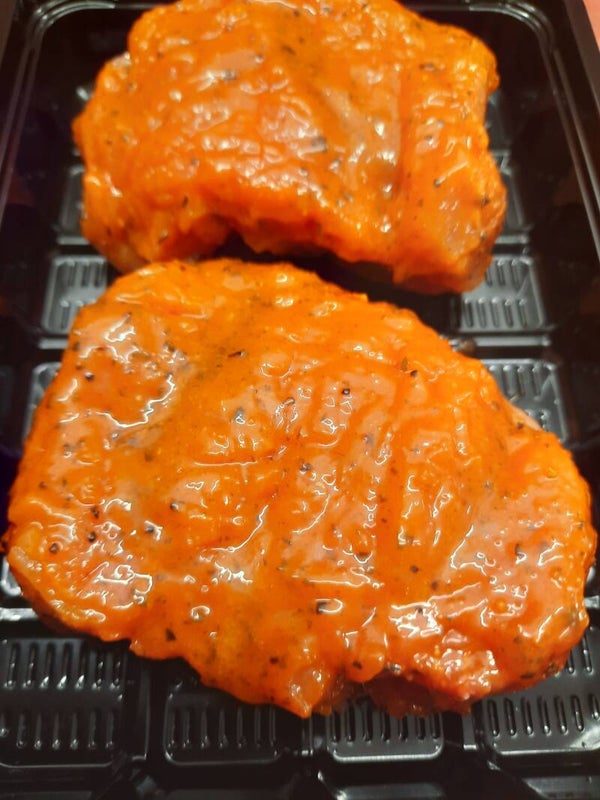 2 x 100 GRAM GEMARINEERDE VARKENHAAS  MEDAILLONS. bak ze lekker in de boter.