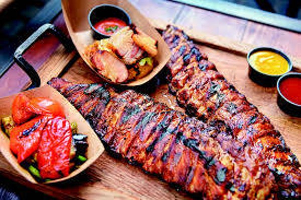 1000 GRAM GEGRILDE SPARERIBS. alleen opwarmen.