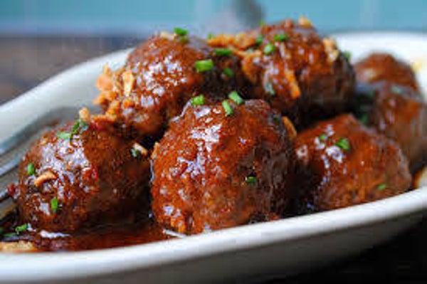 10 BAMI BALLETJES IN KETJAPSAUS. lekkere gehakt specialiteit