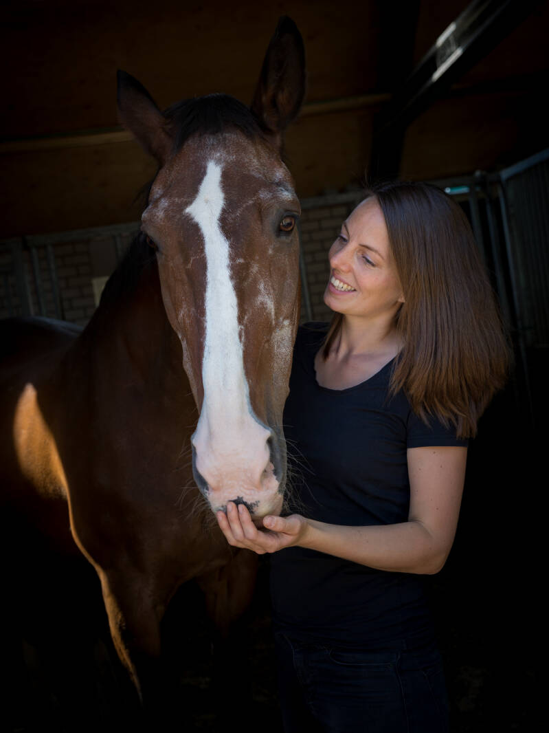 Margot kempenaars dierenarts acupunctuur osteopaat acupuncturist paard hond kat holistisch