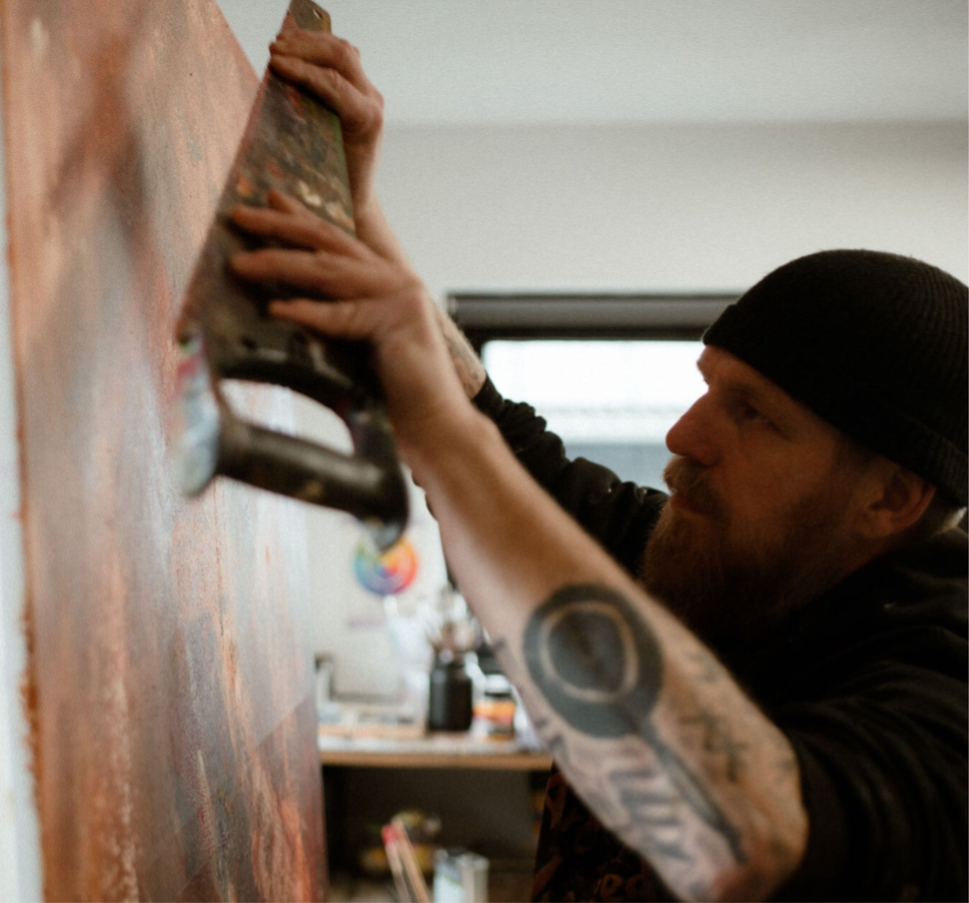 Willem Vos working on a large painting in his studio in Dwingeloo.
