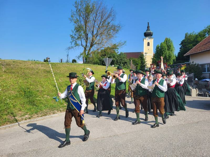 Musikalische Begleitung des Umzugs durch die Pielachtaler.