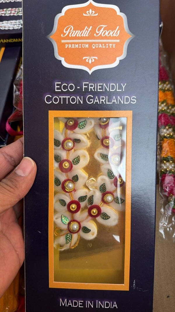Eco friendly vastramal for Ganapati