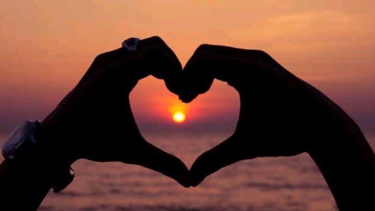 Couple réconcilié après un rituel d’amour puissant avec Marabout Laurent